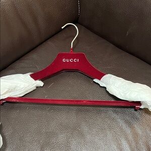 Gucci Burgundy Velvet Hanger (2) ‼️‼️